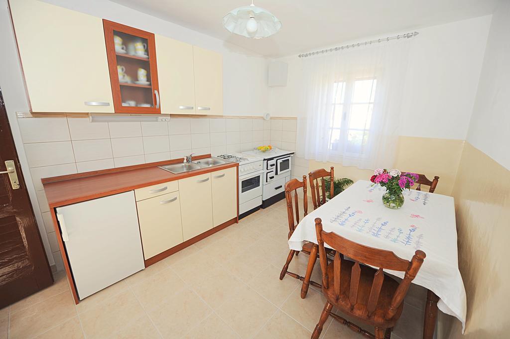 Apartment Karla Jadrtovac Habitación foto